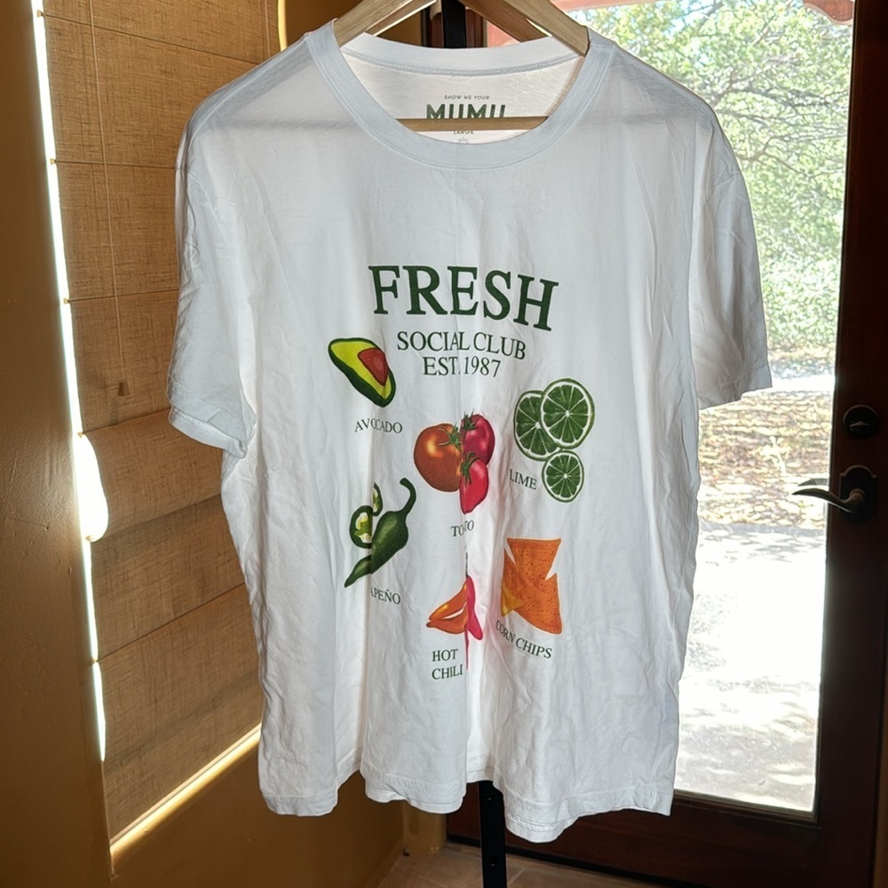 NWOT Show Me Your Mumu Fresh Social Club Graphic Tee Size Large White Food Print - Picture 6 of 10